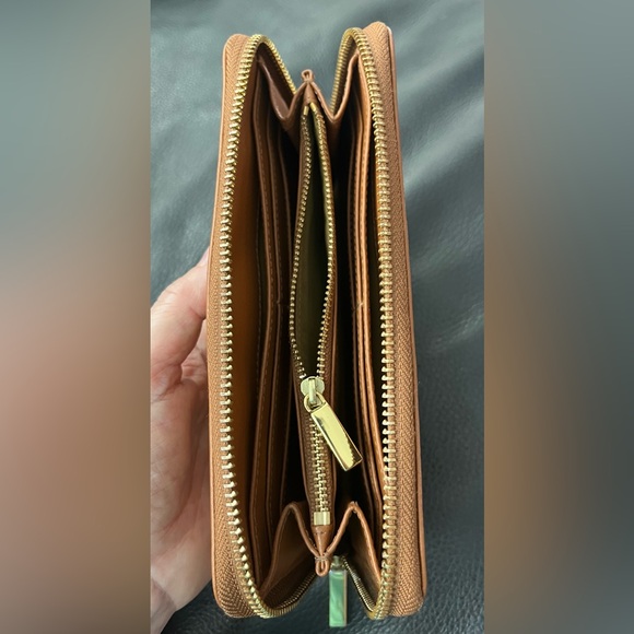 Tory Burch Brown Leather Zip-Around Wallet - Picture 6 of 16